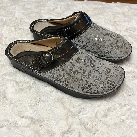 Alegria Shoes - Alegria Clogs shoes. Size 9.